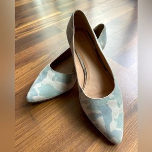 Caslon Luna point toe camouflage suede flat, size 9.